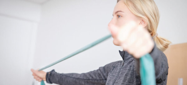 Hvile og en særlig fløjte skal få 25-årige Stine Weis igennem sine senfølger