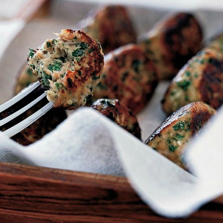 Frikadeller med tun persille og hvidlog